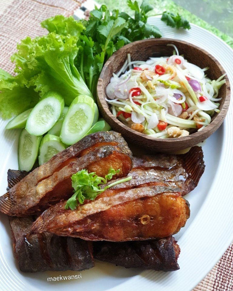 ปลาคังทอดราดน้ำปลา อาหารจานเดียว