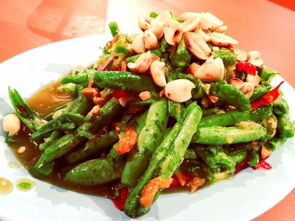 ตำถั่วฝักยาว อาหารภาคอีสาน