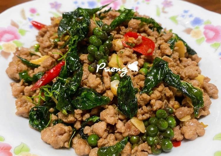 กะเพราเนื้อสับพริกไทยอ่อน อาหารภาคกลาง