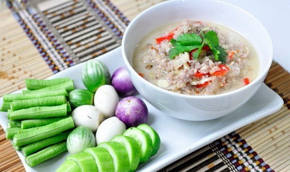 เต้าเจี้ยวหลน (สากล) อาหารภาคกลาง