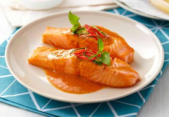 พะแนงปลาแซลมอน (สากล) อาหารภาคกลาง