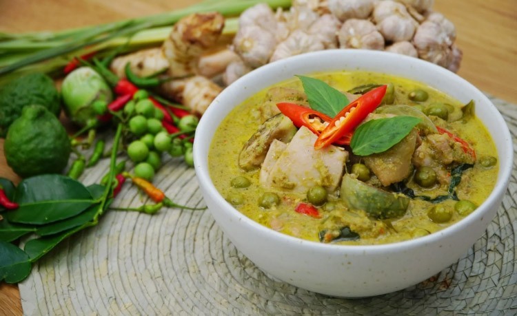 แกงเขียวหวานไก่ อาหารภาคกลาง