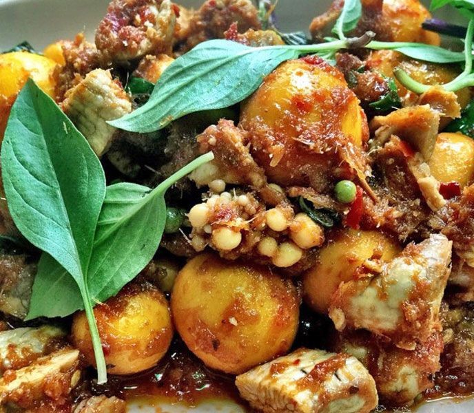 ผัดเผ็ดไข่ไก่อ่อน อาหารภาคกลาง