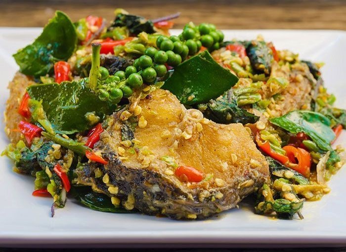 ผัดเผ็ดปลาช่อน อาหารภาคกลาง