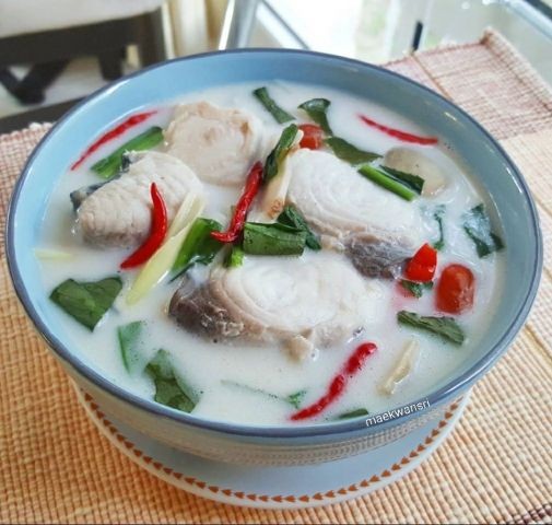 ต้มข่าปลาอินทรี อาหารภาคกลาง