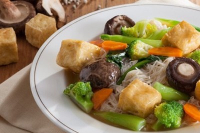 ราดหน้าเห็ดหอมหน่อไม้จีนเจ อาหารเจ