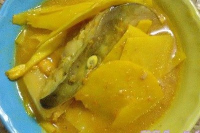 แกงส้มหัวปลาแซลมอนหน่อไม้ดอง อาหารภาคใต้