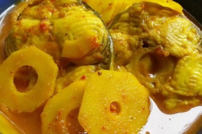 แกงส้มหน่อไม้ดองกับปลาอินทรี อาหารภาคใต้