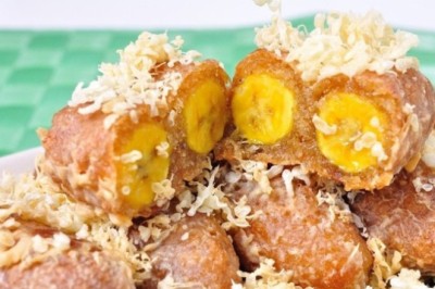 ข้าวเม่าทอด ไส้กล้วย ขนมไทย