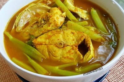 แกงส้มปลาสำลีกับผักบุ้ง อาหารภาคใต้