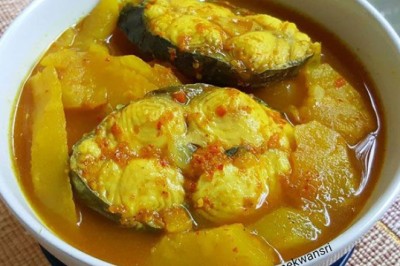 แกงส้มสับปะรดกับปลาอินทรี อาหารภาคใต้