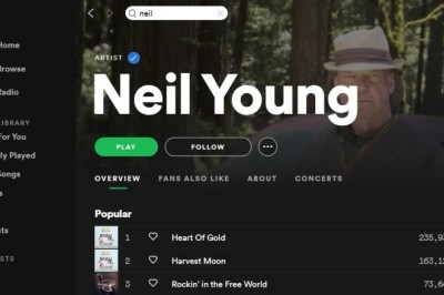 ศิลปิน Neil Young ขอถอดเพลงออกจาก Spotify เพราะไม่พอใจ Joe Rogan แพร่ข่าวปลอมวัคซีน