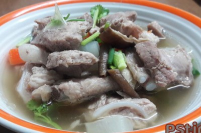ซี่โครงหมูต้มหัวไชเท้ากับเห็ดหอม อาหารภาคกลาง