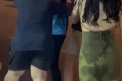 สังคมว่าไงผู้ชายแบบนี้! หนุ่มเอาน้ำราดหัวสาว เพราะเสียหน้า ไปขอชนแก้วแล้วโดนปฏิเสธ