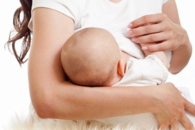 น้ำนมแม่สีชมพู