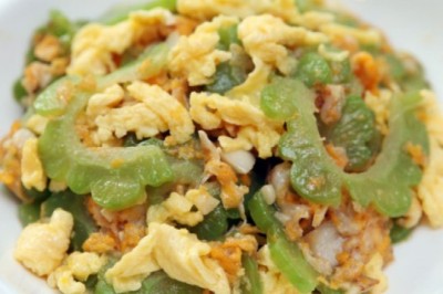 มะระขี้นกผัดไข่เค็มกระเทียมโทนดอง อาหารเพื่อสุขภาพ