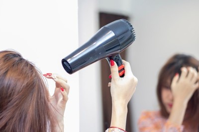 สุดยอดวิธี ไดร์ผมอย่างไร ให้ผมเสียน้อยที่สุด