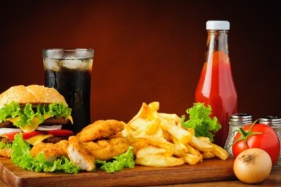 อาหารขยะที่นักเรียนต้องเลี่ยง