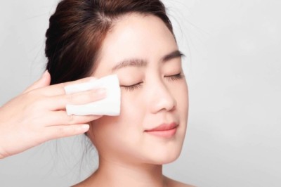 เคล็ดลับดูแลผิวรอบดวงตาให้สะอาด