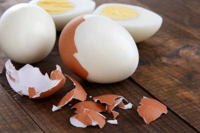 ปอกเปลือกไข่ต้มให้สวยน่ารับประทาน