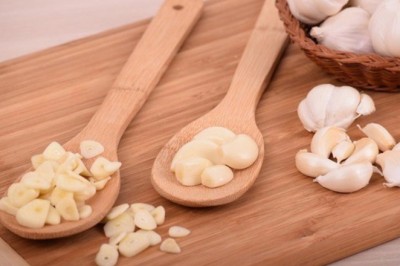 วิธีกำจัดกลิ่นกระเทียมติดมือ