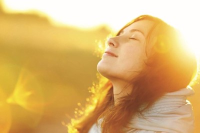 แสงแดดทำให้เกิดต้อกระจกตา