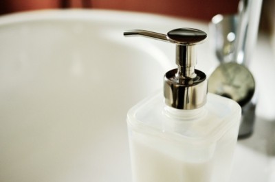 ภัยร้ายที่แฝงมากับสบู่เหลว