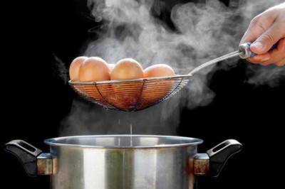 เทคนิคต้มไข่ที่มีรอยร้าวไม่ให้แตก