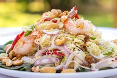 ยำตะไคร้กุ้งสด อาหารจานเดียว