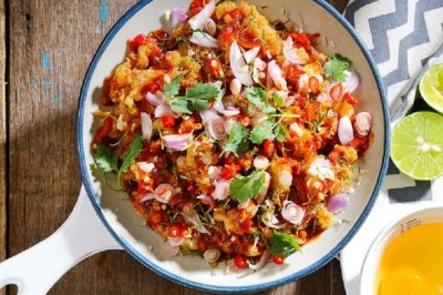 ยำไข่เจียวน้ำพริกเผา อาหารจานเดียว