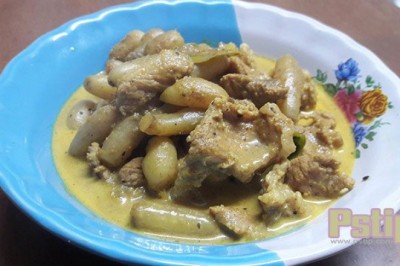แกงกะทิหมูกับมันขี้หนู อาหารภาคใต้
