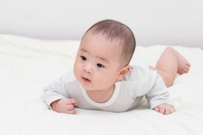 ทารกนอนคว่ำช่วยพัฒนาการเคลื่อนไหว