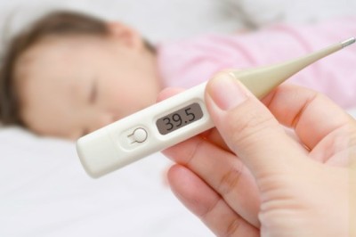 วิธีรับมือเมื่อลูกน้อยเป็นไข้