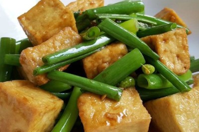 ผัดดอกหอมใส่เต้าหู้ อาหารจานเดียว