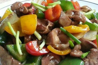 ผัดเครื่องในไก่พริกหวาน 3 สี อาหารจานเดียว