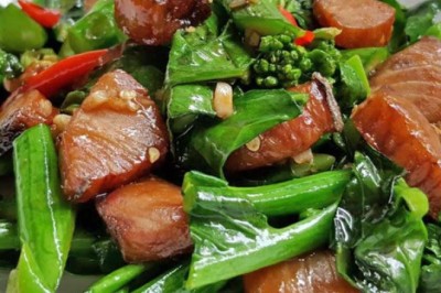 ผัดคะน้าปลาเค็ม อาหารจานเดียว