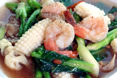 ราดหน้าทะเล อาหารจานเดียว