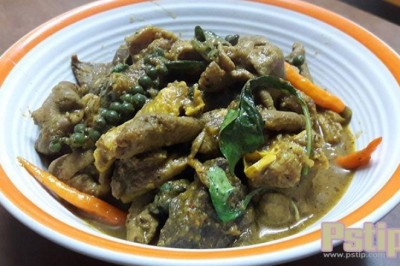 แกงเผ็ดไส้หมู อาหารภาคใต้