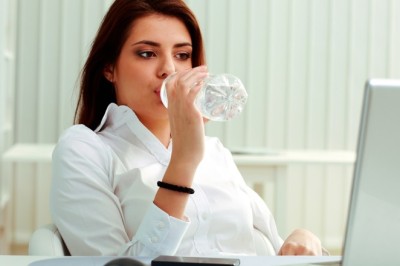 สาวออฟฟิศระวังเสี่ยงโรคกระเพาะปัสสาวะอักเสบ