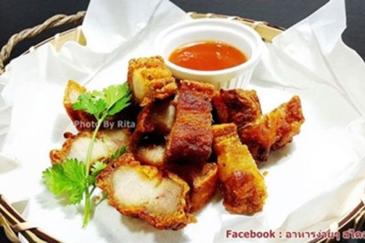 หมูสามชั้นทอดน้ำปลา อาหารจานเดียว