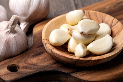 กระเทียม สมุนไพรในครัว สู้หวัด