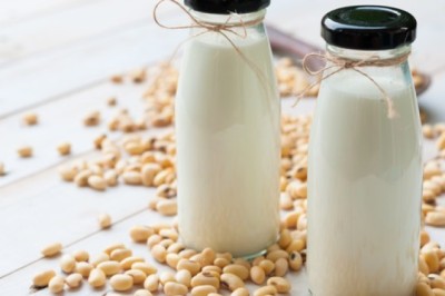 นมวัวกับนมถั่วเหลืองดื่มอย่างไหนดี