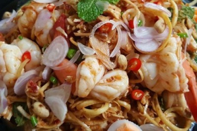 ยำหัวปลี อาหารจานเดียว