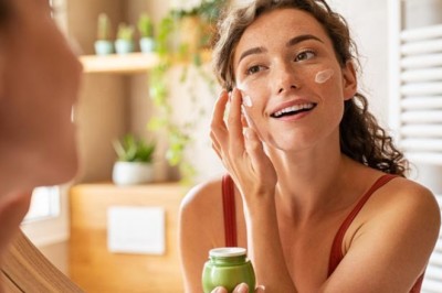 ห่างไกลผิวแห้งด้วยมอยส์เจอร์ไรเซอร์