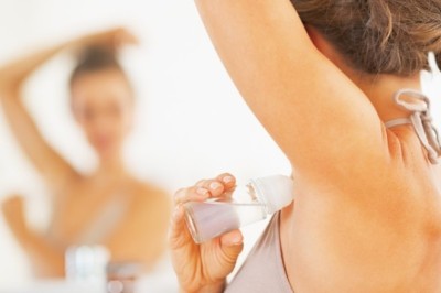 วิธีขจัดคราบเหลืองจากโรลออน