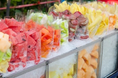 ผลไม้รถเข็นอร่อยร้ายตายผ่อนส่ง