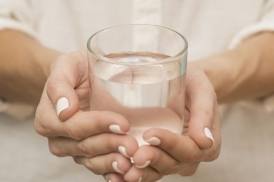 ประโยชน์และโทษของการดื่มน้ำเกินขนาด