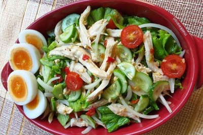 ยำอกไก่ อาหารจานเดียว