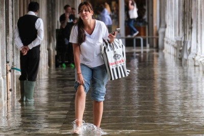 เคล็ดลับดูแลเท้าและรองเท้าในช่วงน้ำท่วม