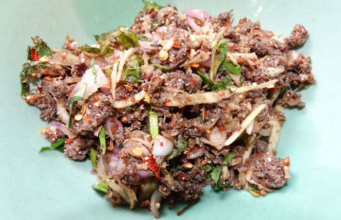 ก้อยกะปอมและก้อยแง้ อาหารภาคอีสาน